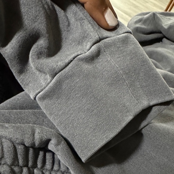 TALENTLESS bodies cropped hoodie in Gray Hoodie size small - Picture 9 of 10